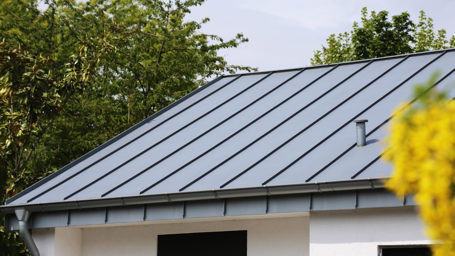 Metal standing seam roof