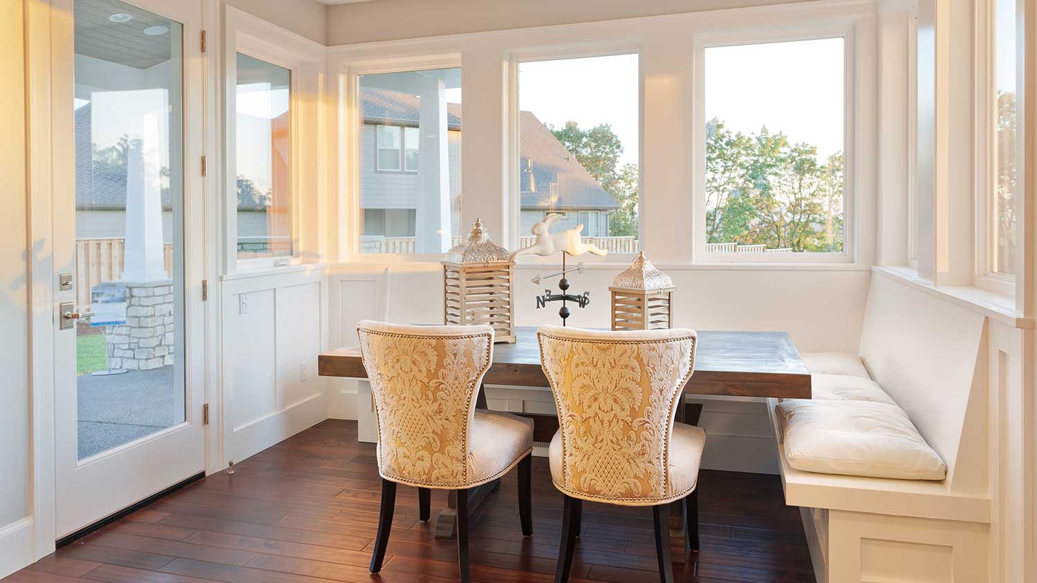 Kitchen breakfast nook in the morning