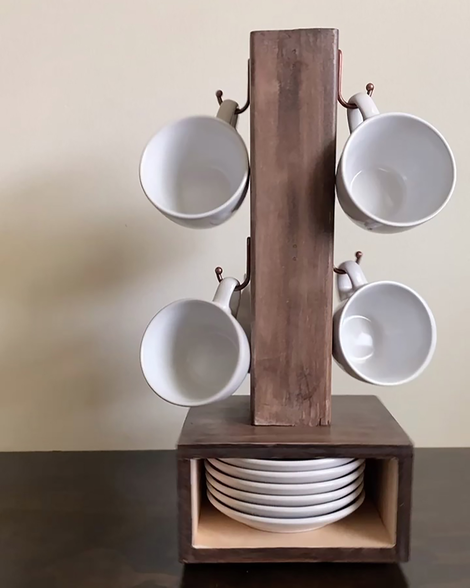 Brown wooden mug cup holder