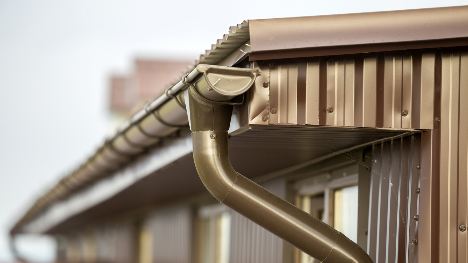 Close up of gutter with drip edge