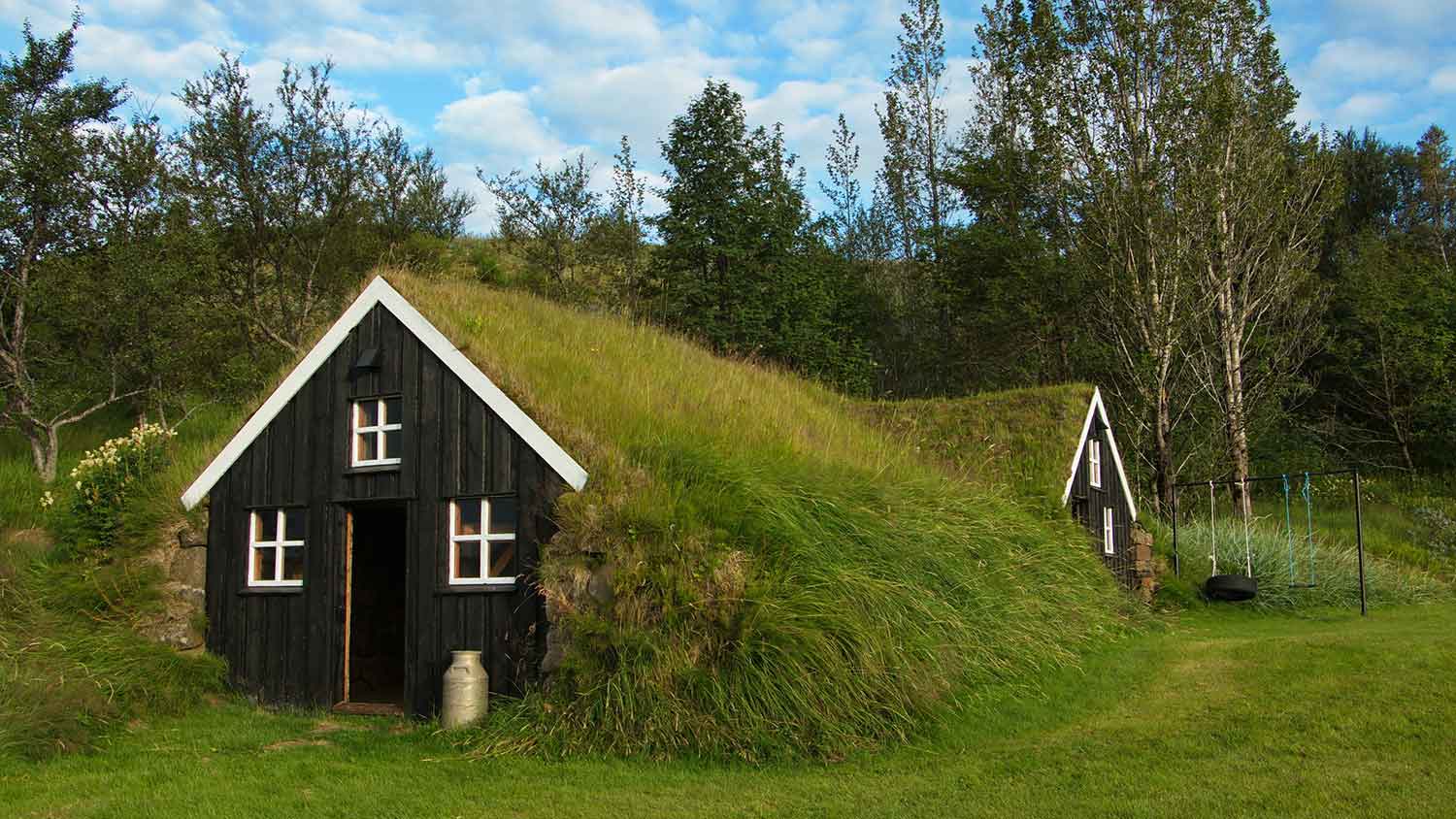 Earth sheltered rural houses in Iceland