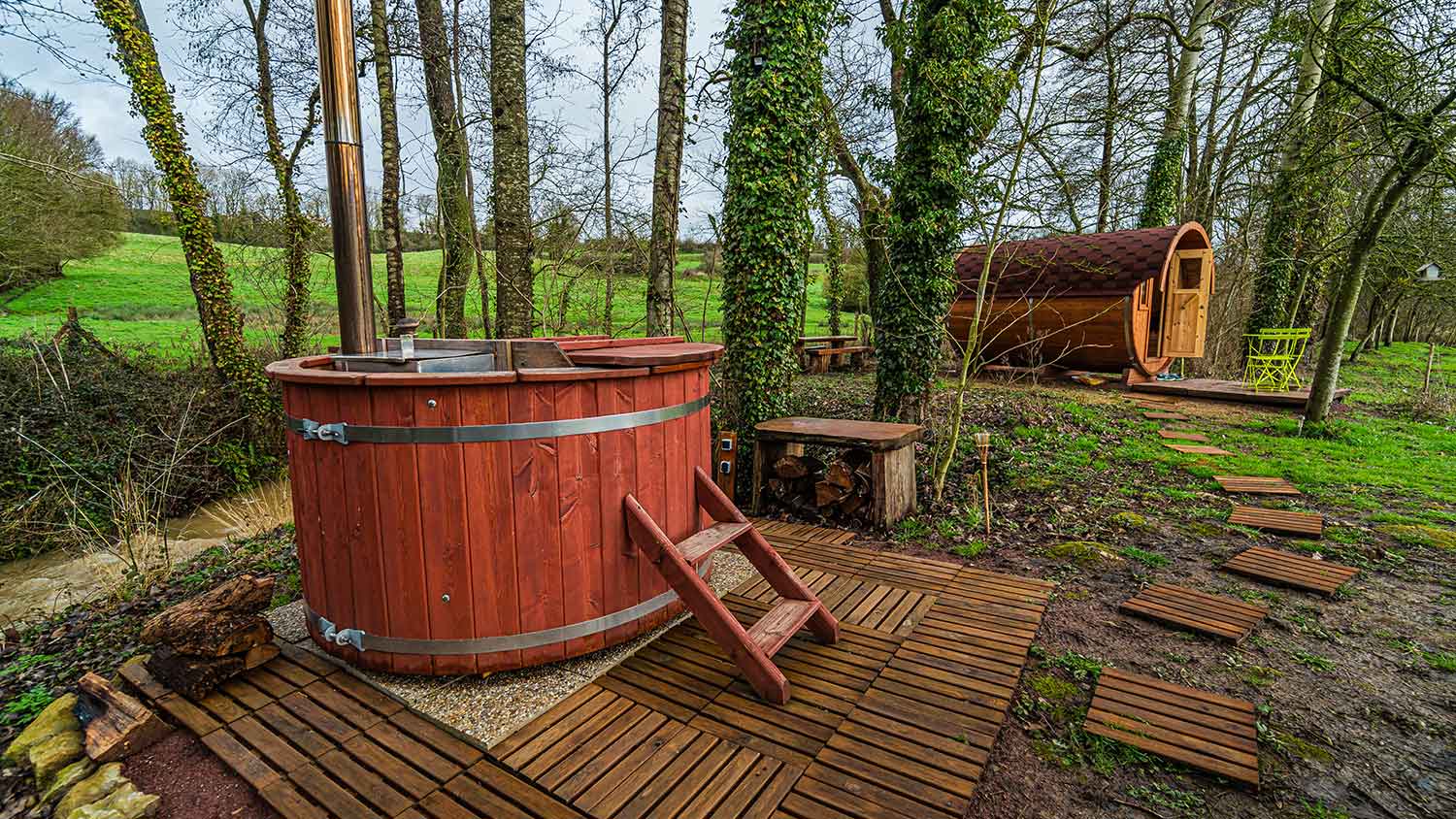 Wood tub with view of the French countryside