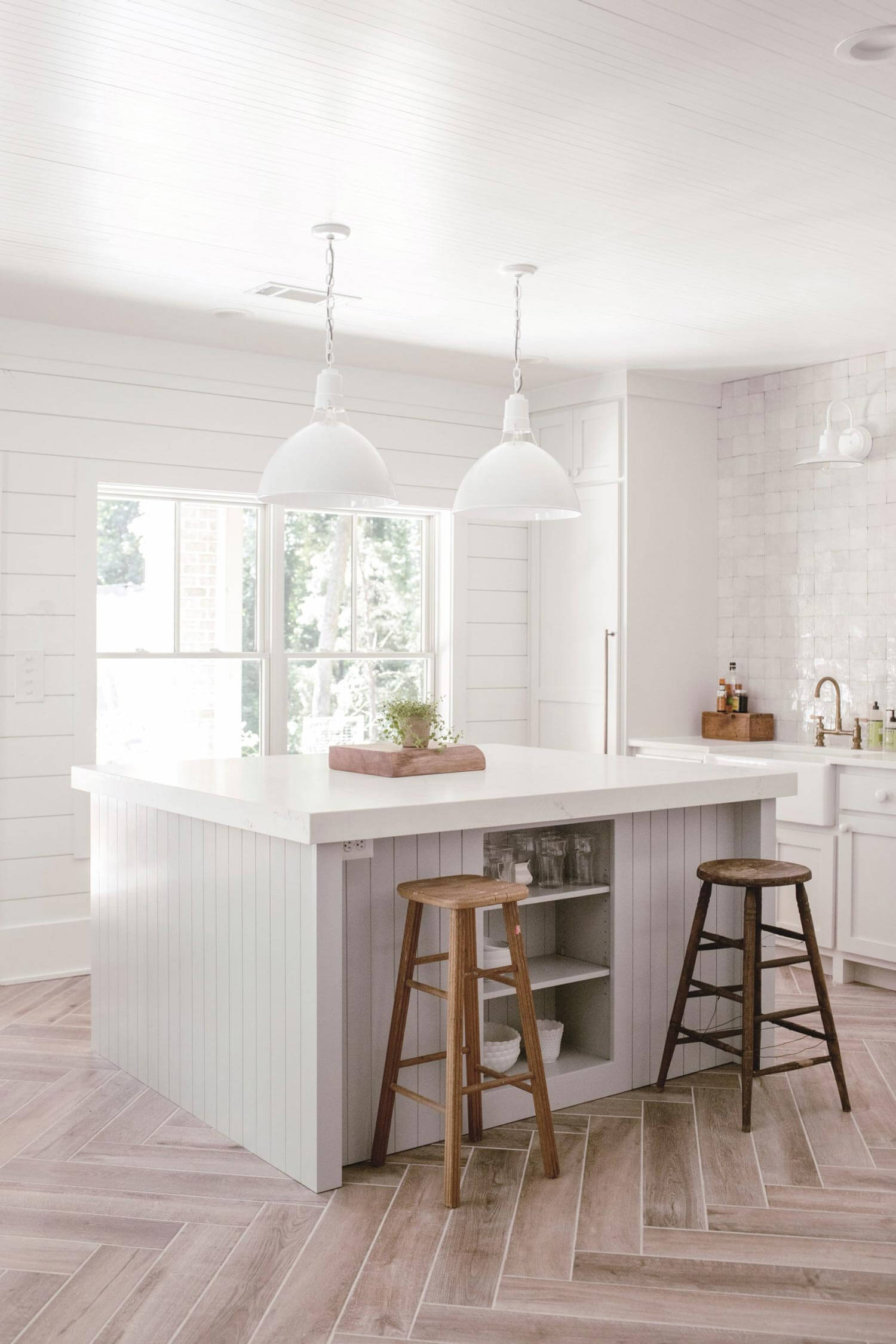 A minimalist monochromatic kitchen