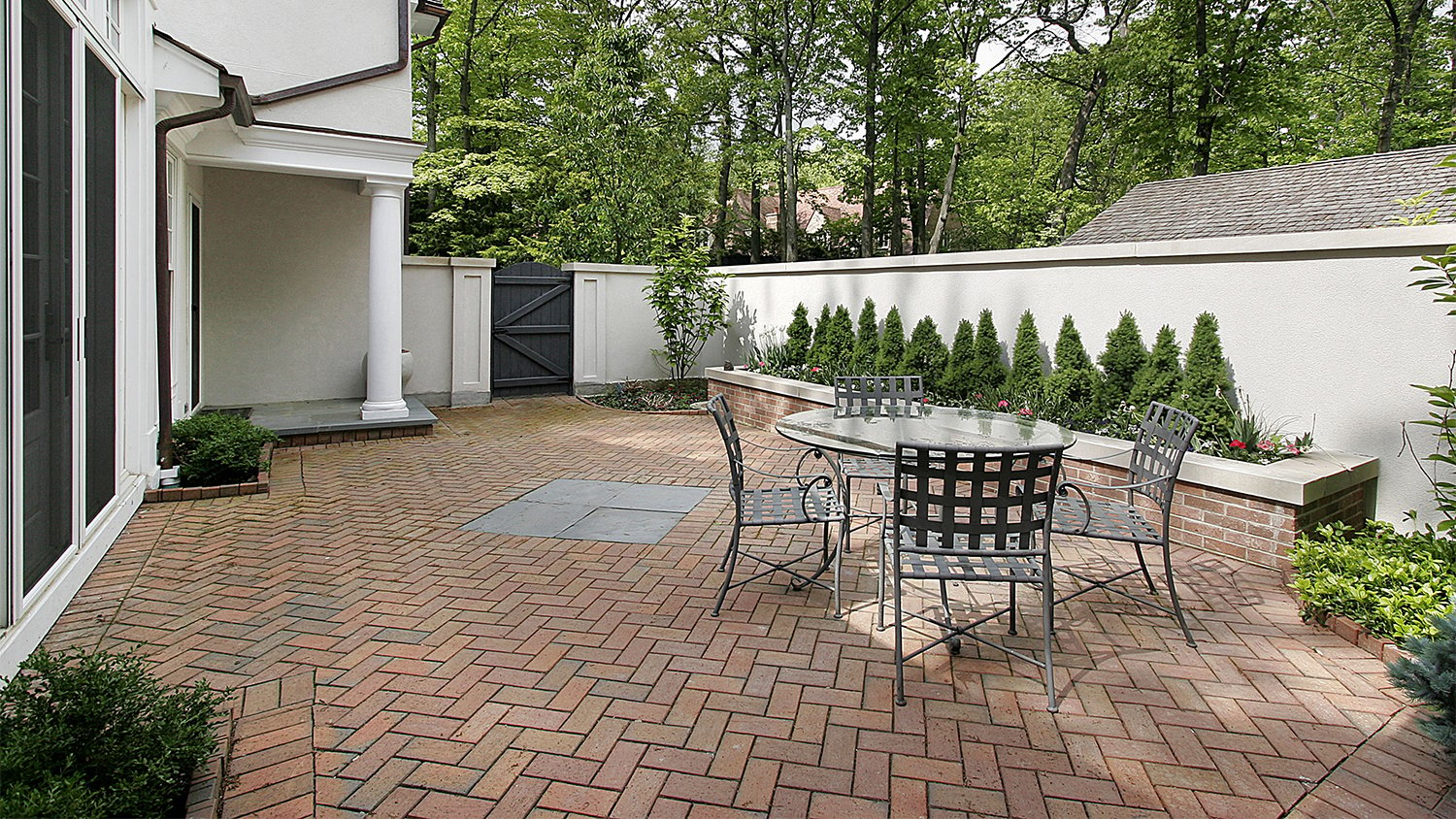 luxury patio with brick paver 