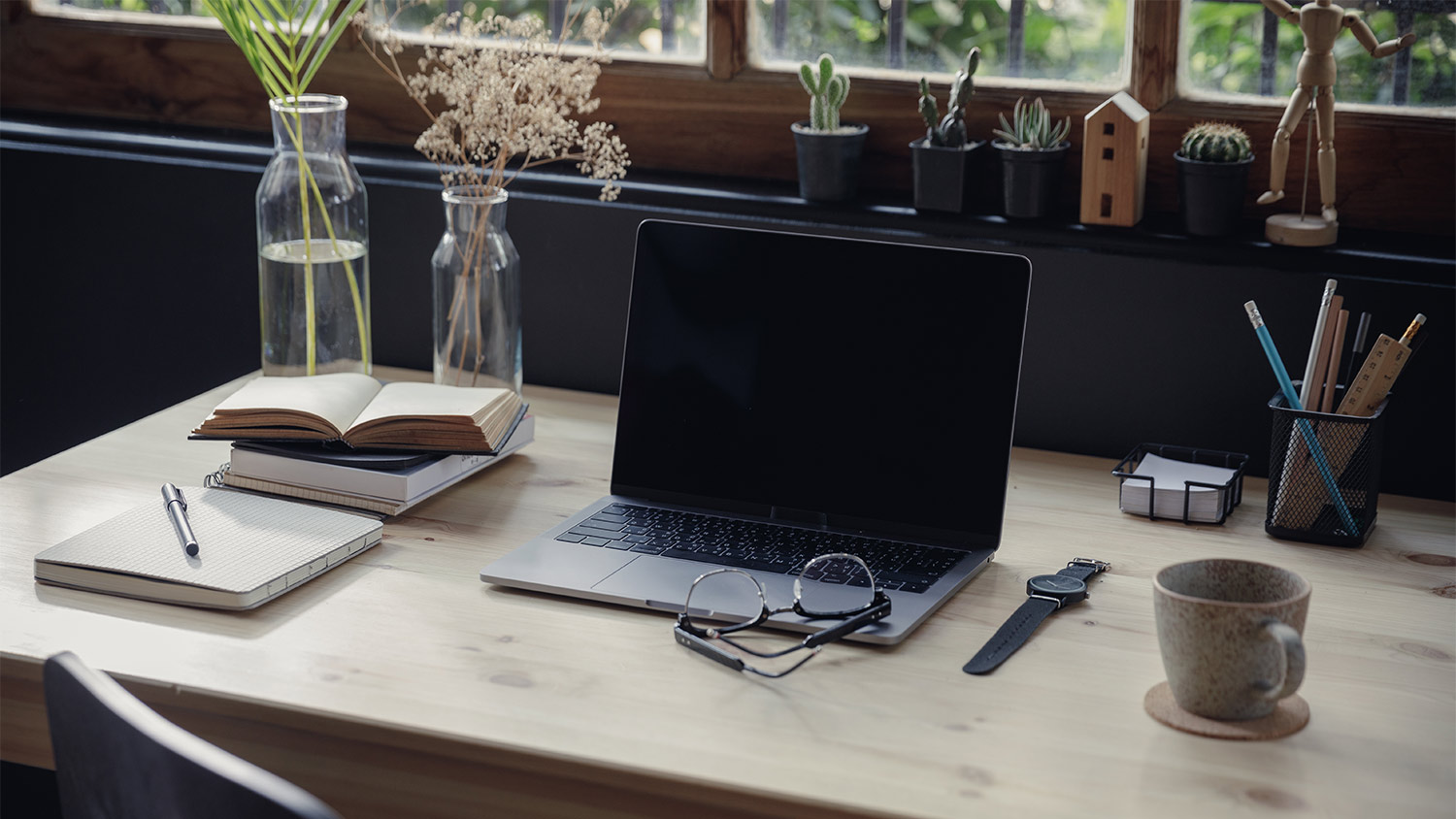 Tidy desk modern organized plants windos