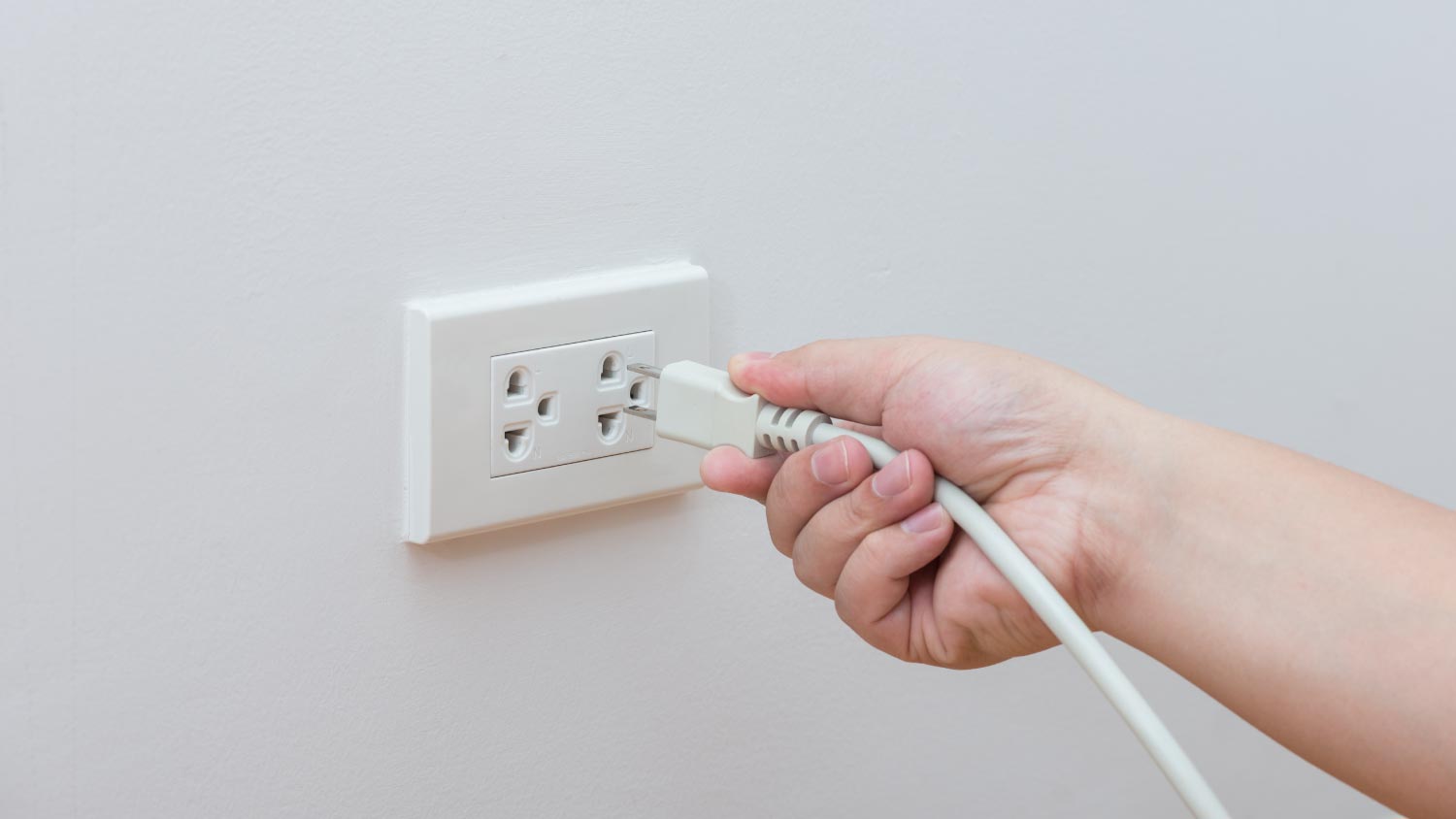 unplugged plug to save on energy