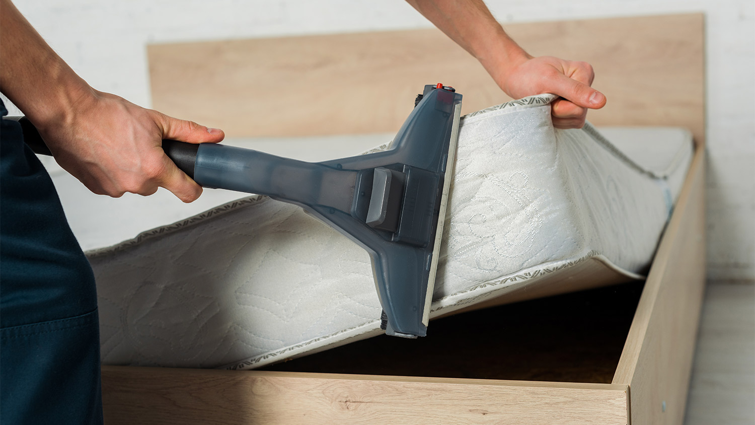 Vacuum mattress wooden bed frame