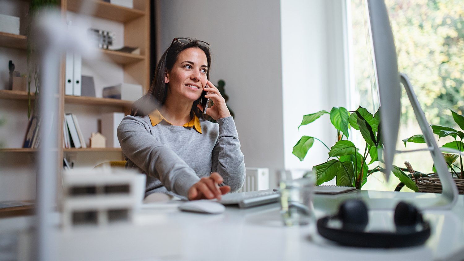 woman on the phone making business call